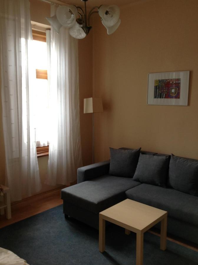 King Apartman Sarvar Exterior photo
